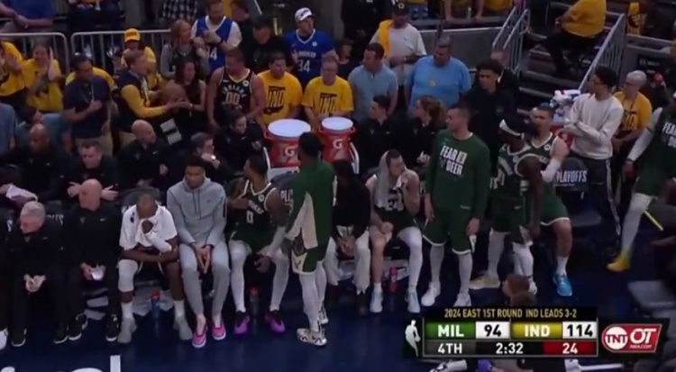 此前被NBA停薪禁赛4场!两名步行者球迷起诉去年用球砸人的贝弗利